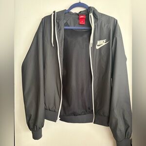 NWOT Nike Windrunner Windbreaker